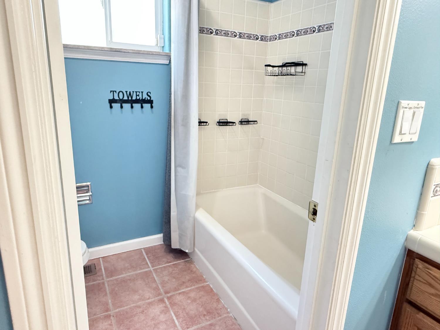 34914 Sneezeweed Ln, North Fork, CA 93643