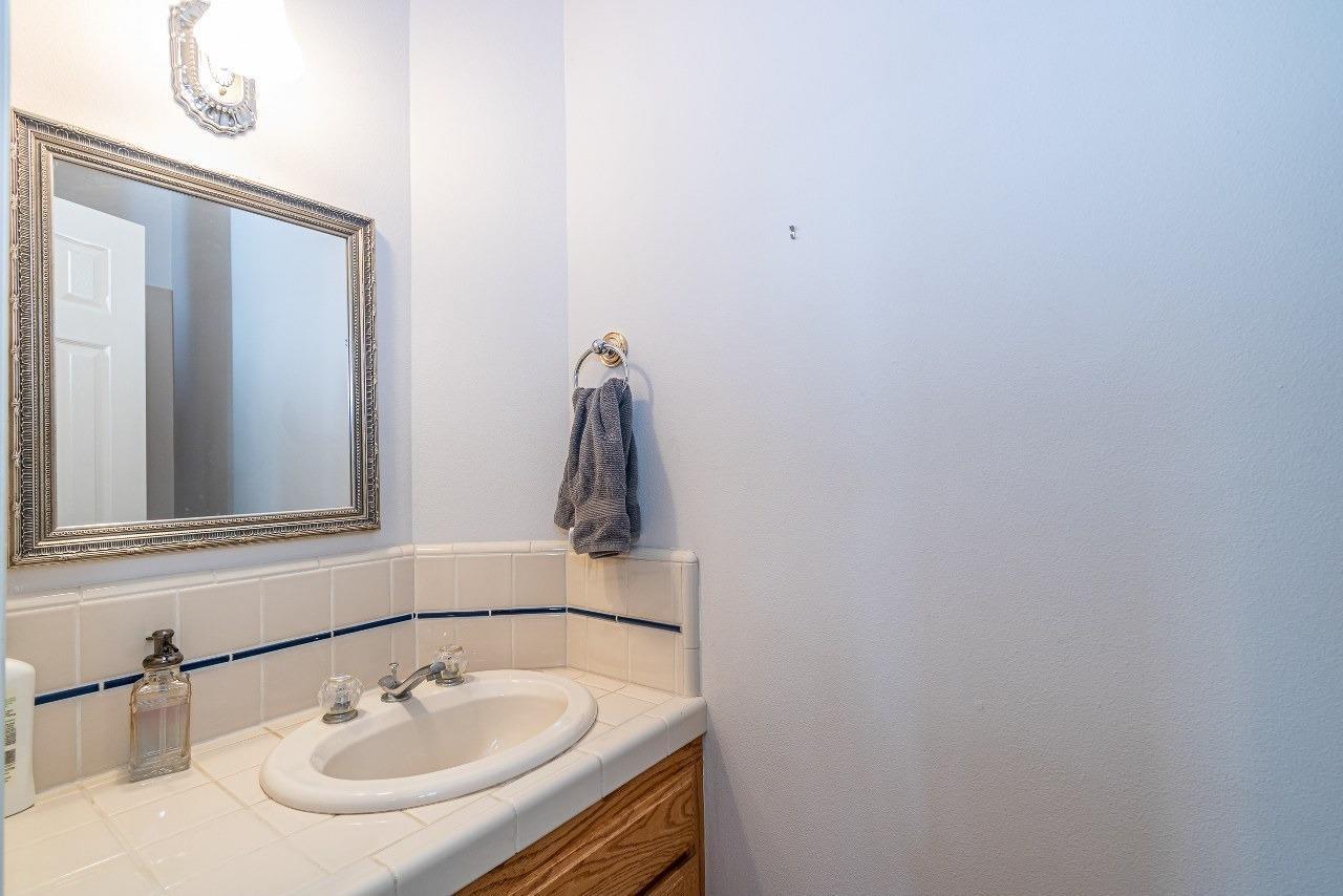 34914 Sneezeweed Ln, North Fork, CA 93643