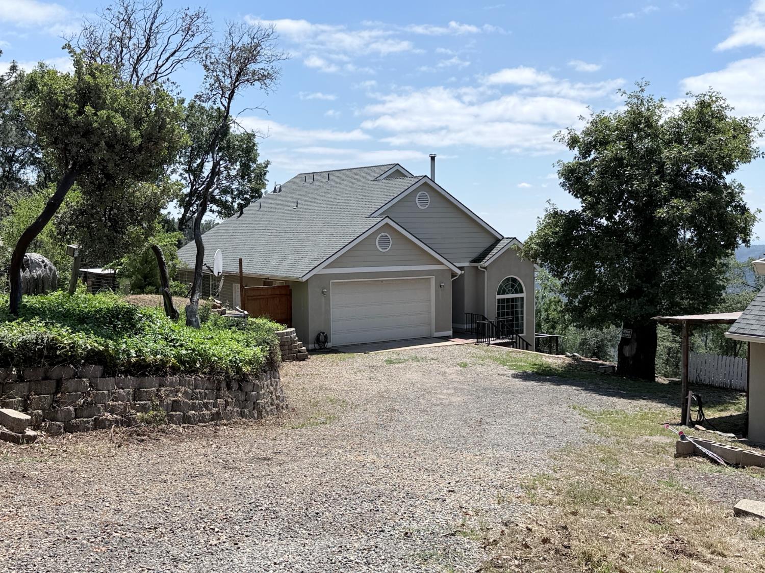 34914 Sneezeweed Ln, North Fork, CA 93643