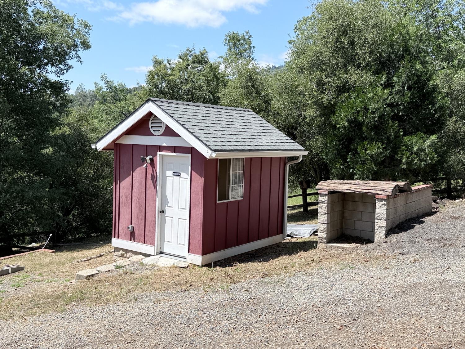 34914 Sneezeweed Ln, North Fork, CA 93643