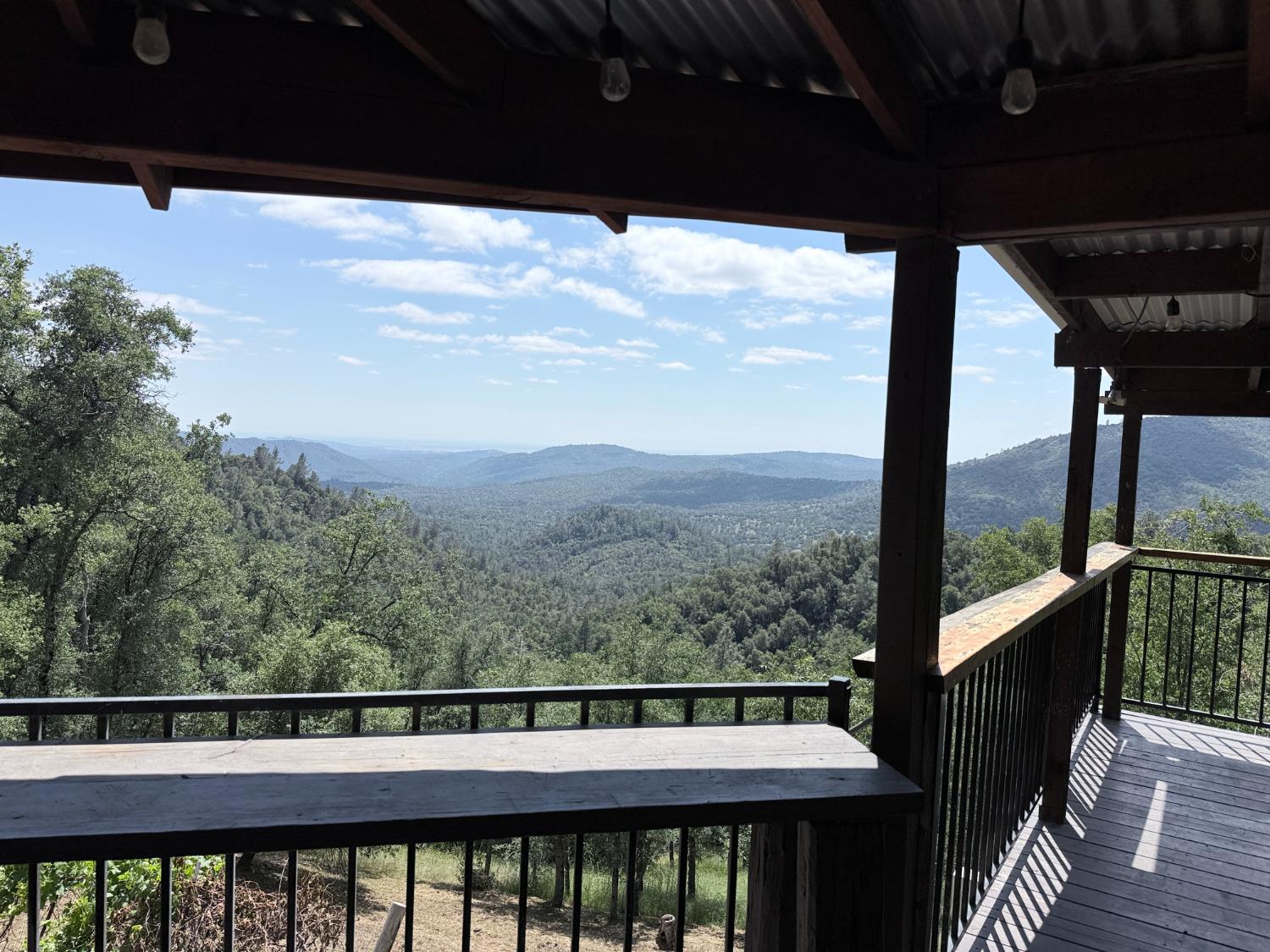 34914 Sneezeweed Ln, North Fork, CA 93643