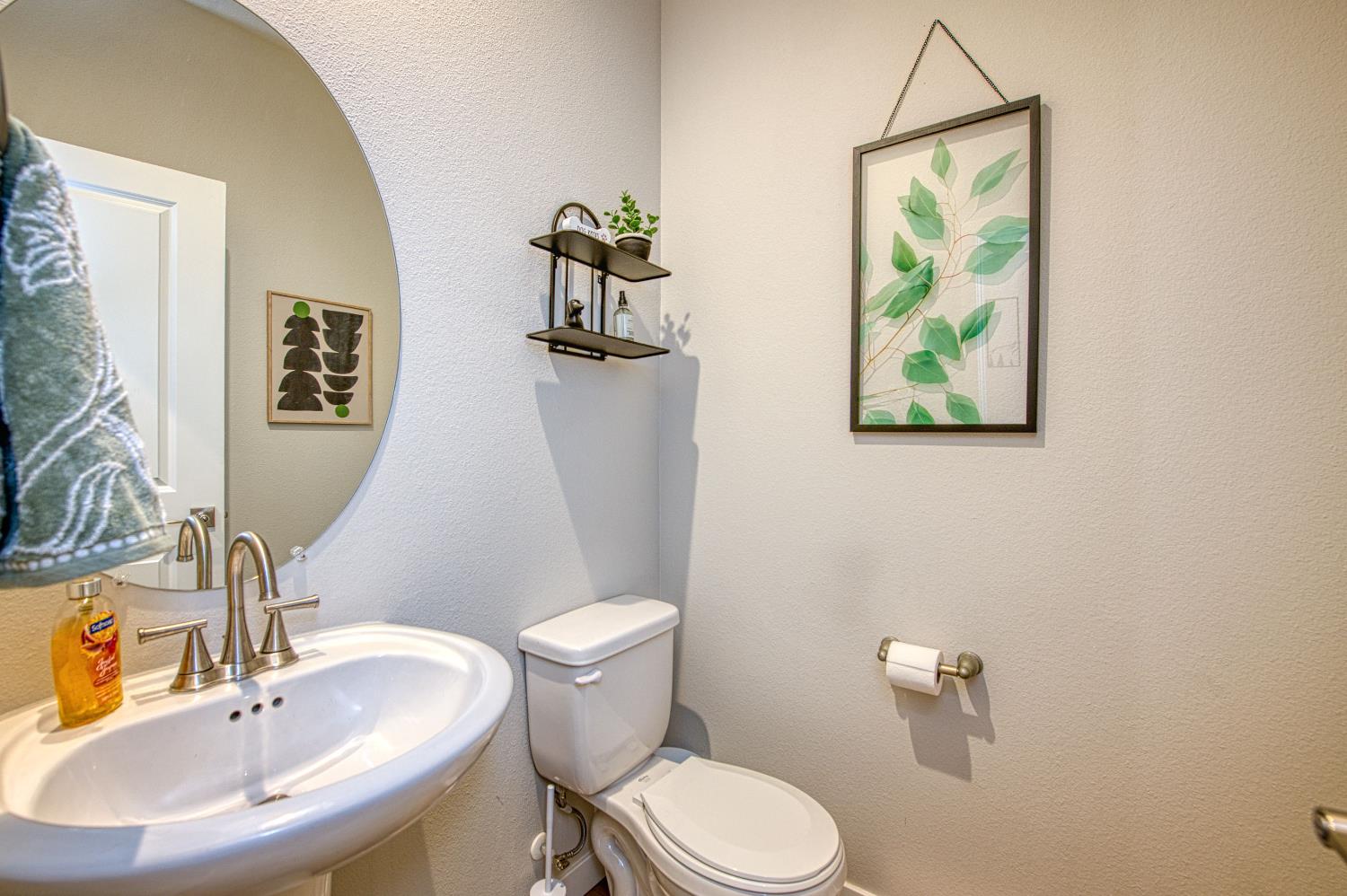 580 Mccaffrey Way, Madera, CA 93636