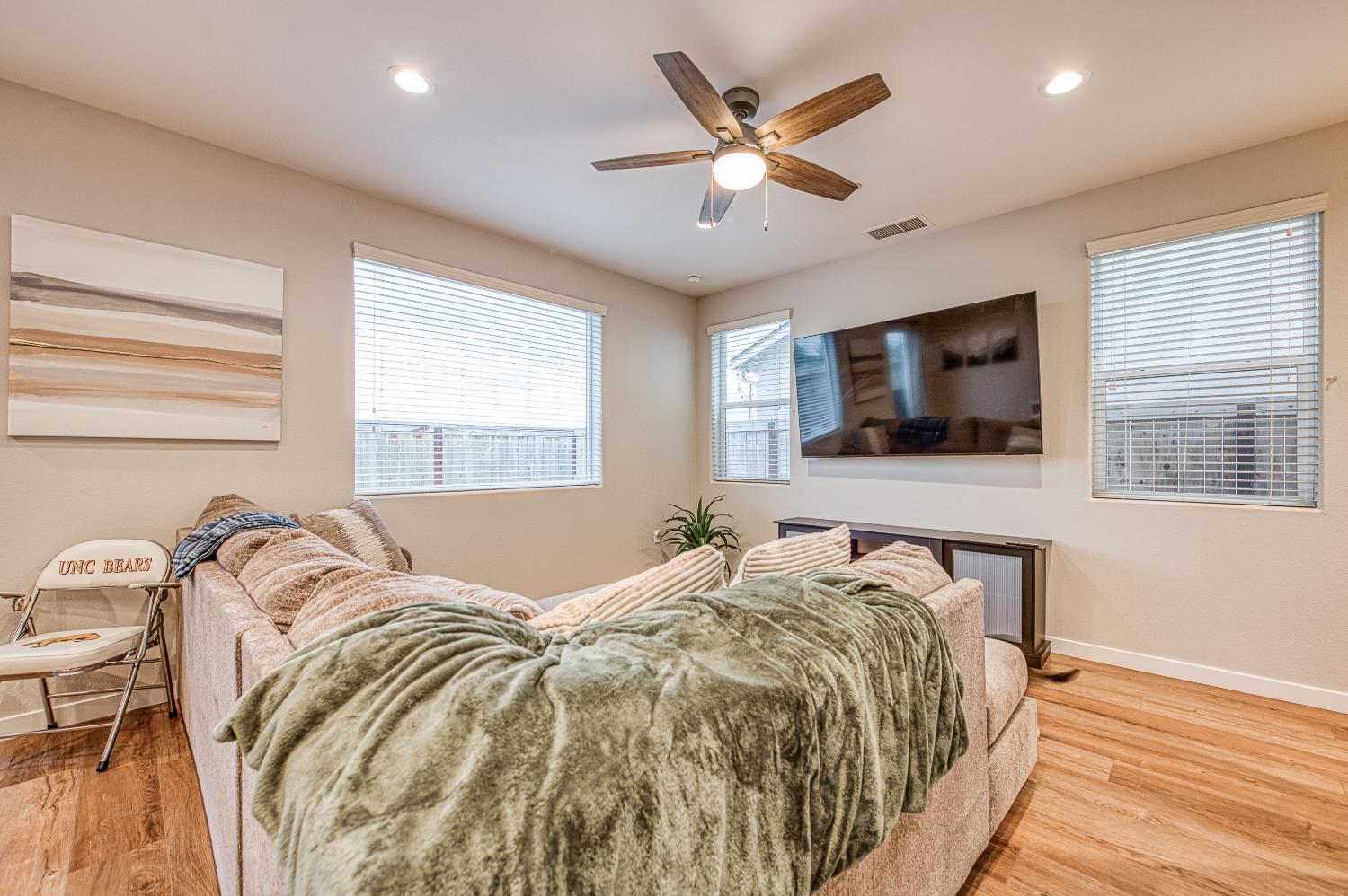 580 Mccaffrey Way, Madera, CA 93636