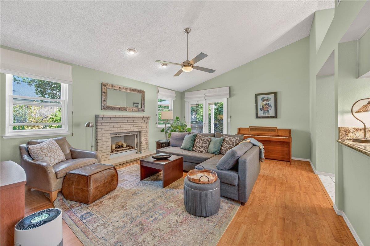 10771 N Windham Bay Cir, Fresno, CA 93730