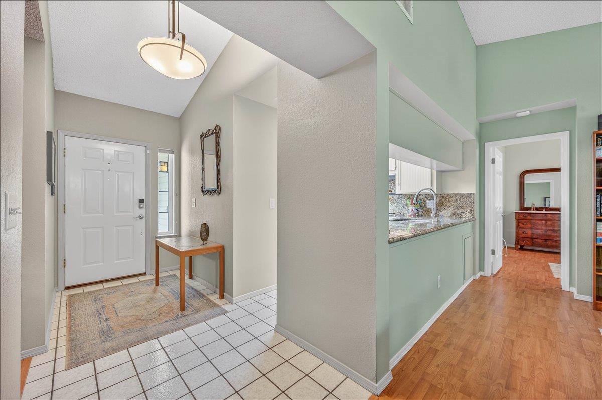 10771 N Windham Bay Cir, Fresno, CA 93730