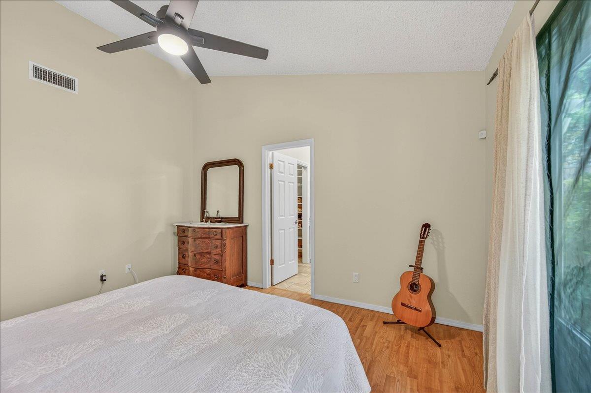 10771 N Windham Bay Cir, Fresno, CA 93730