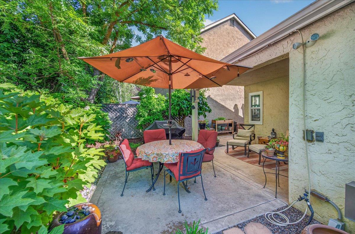 10771 N Windham Bay Cir, Fresno, CA 93730
