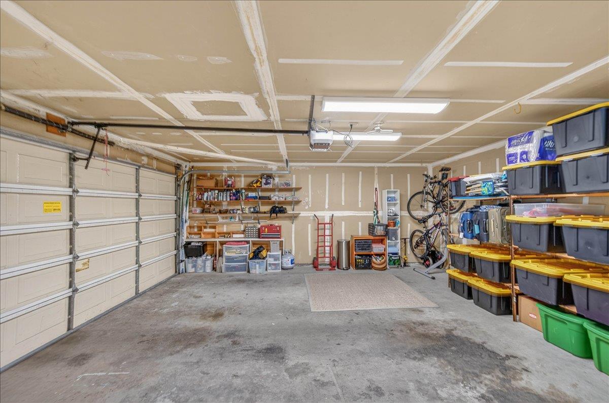 10771 N Windham Bay Cir, Fresno, CA 93730