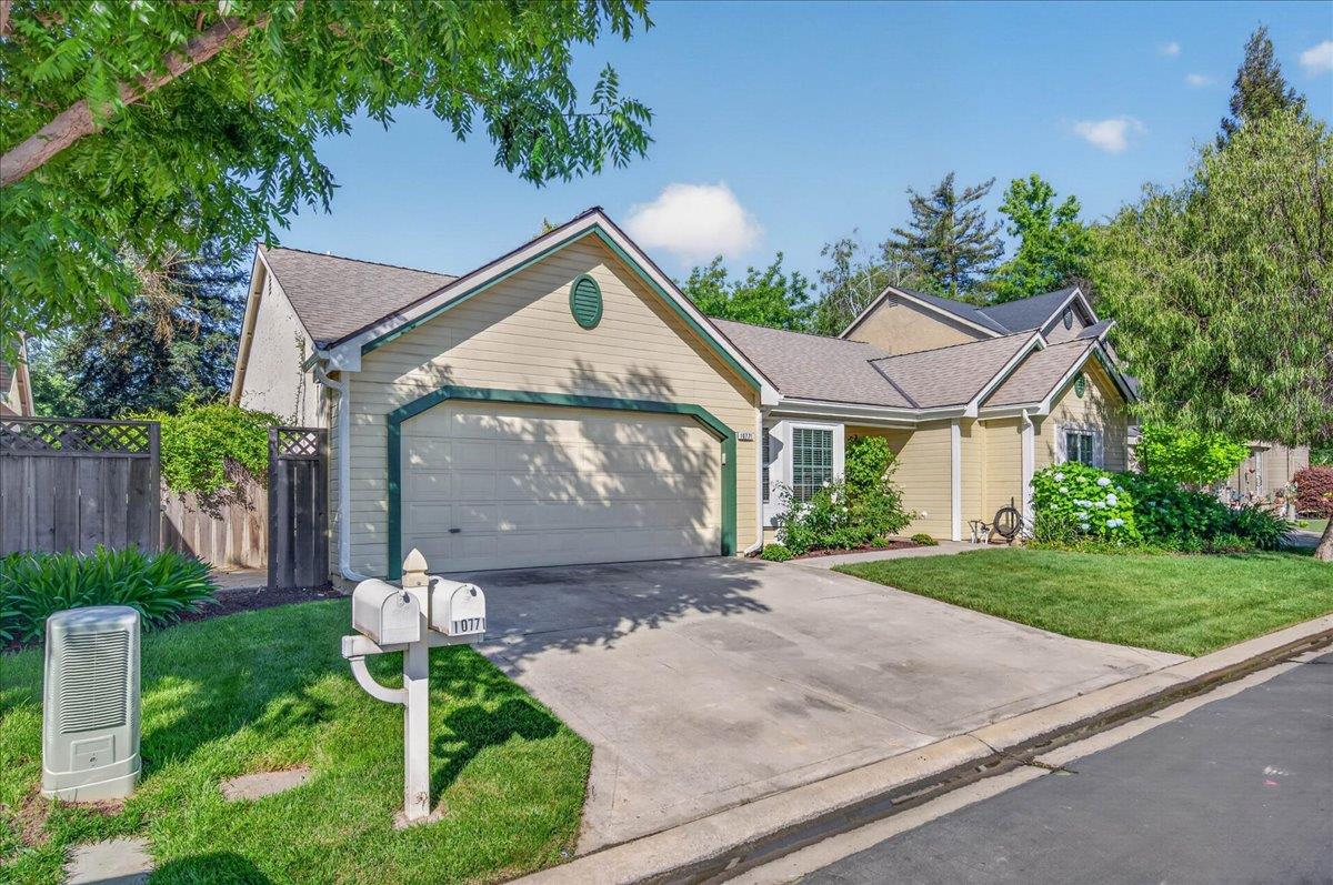 10771 N Windham Bay Cir, Fresno, CA 93730