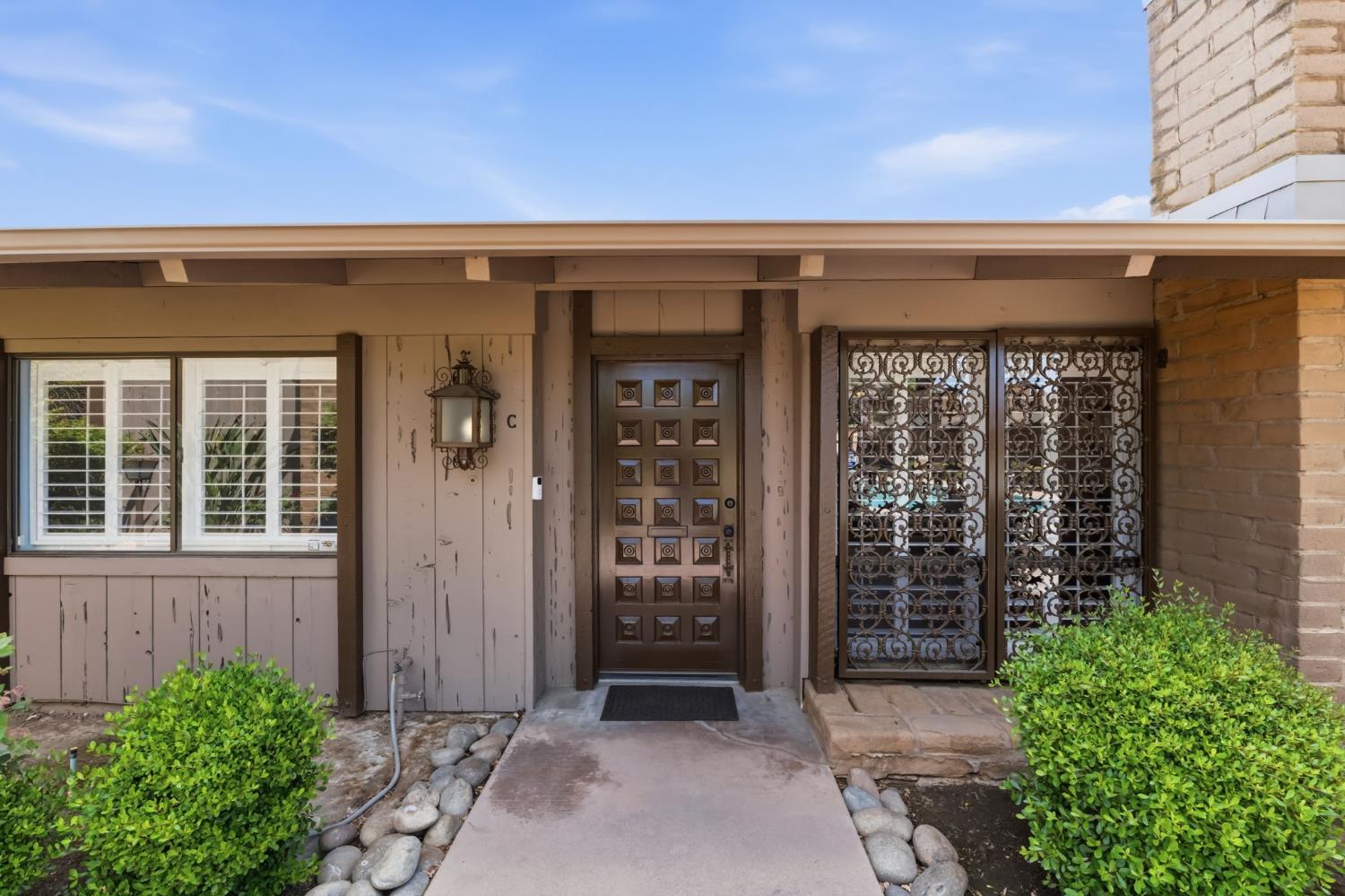 5072 N Wishon Ave #APT C, Fresno, CA 93704