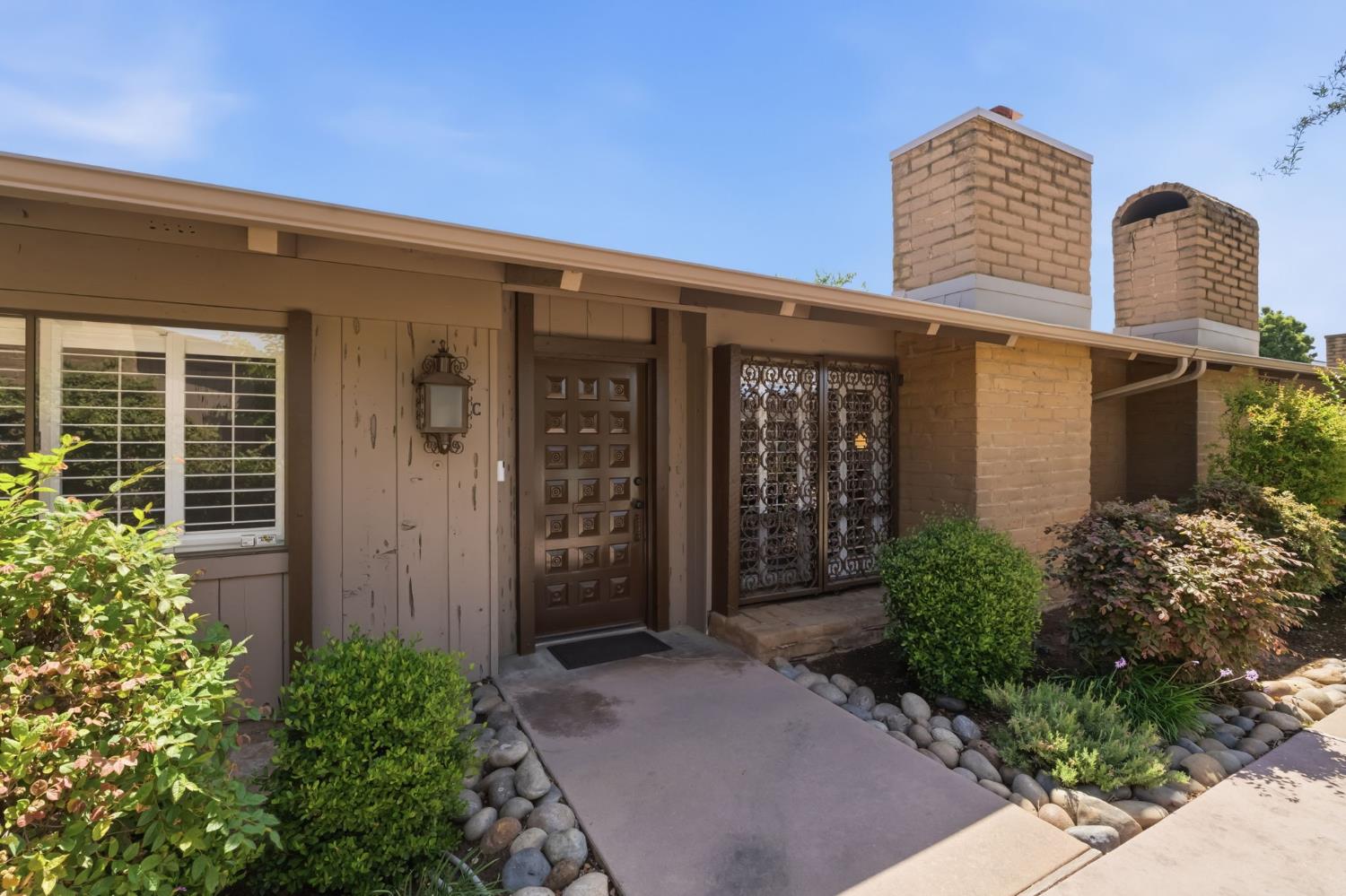 5072 N Wishon Ave #APT C, Fresno, CA 93704