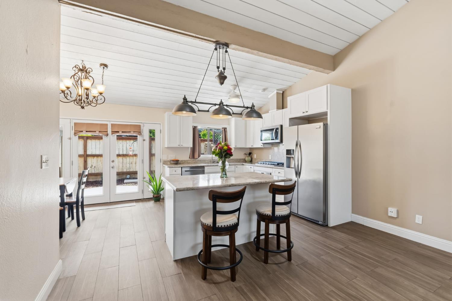 5072 N Wishon Ave #APT C, Fresno, CA 93704