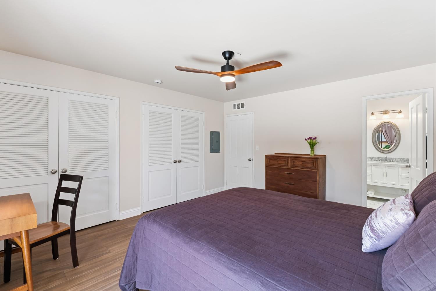 5072 N Wishon Ave #APT C, Fresno, CA 93704