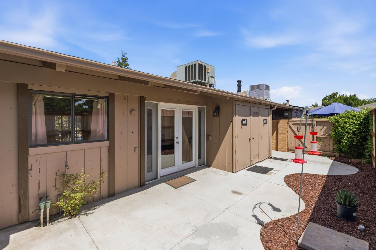5072 N Wishon Ave #APT C, Fresno, CA 93704