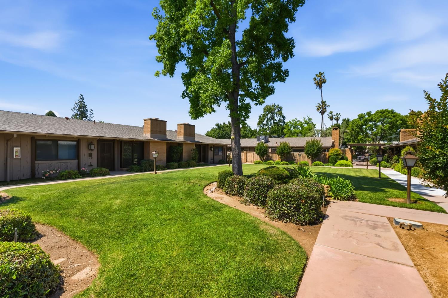 5072 N Wishon Ave #APT C, Fresno, CA 93704
