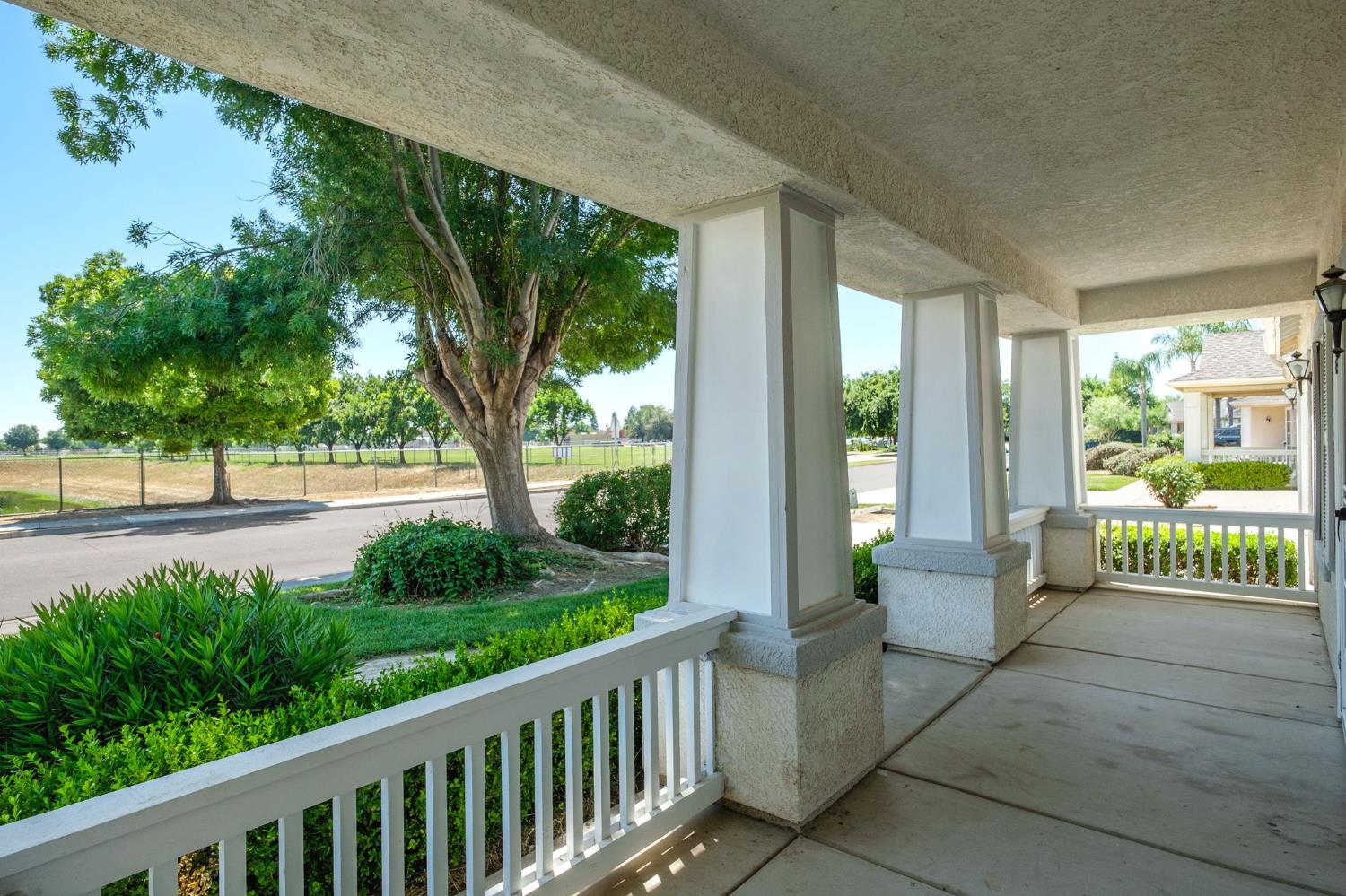 159 W Lindquist St, Kingsburg, CA 93631
