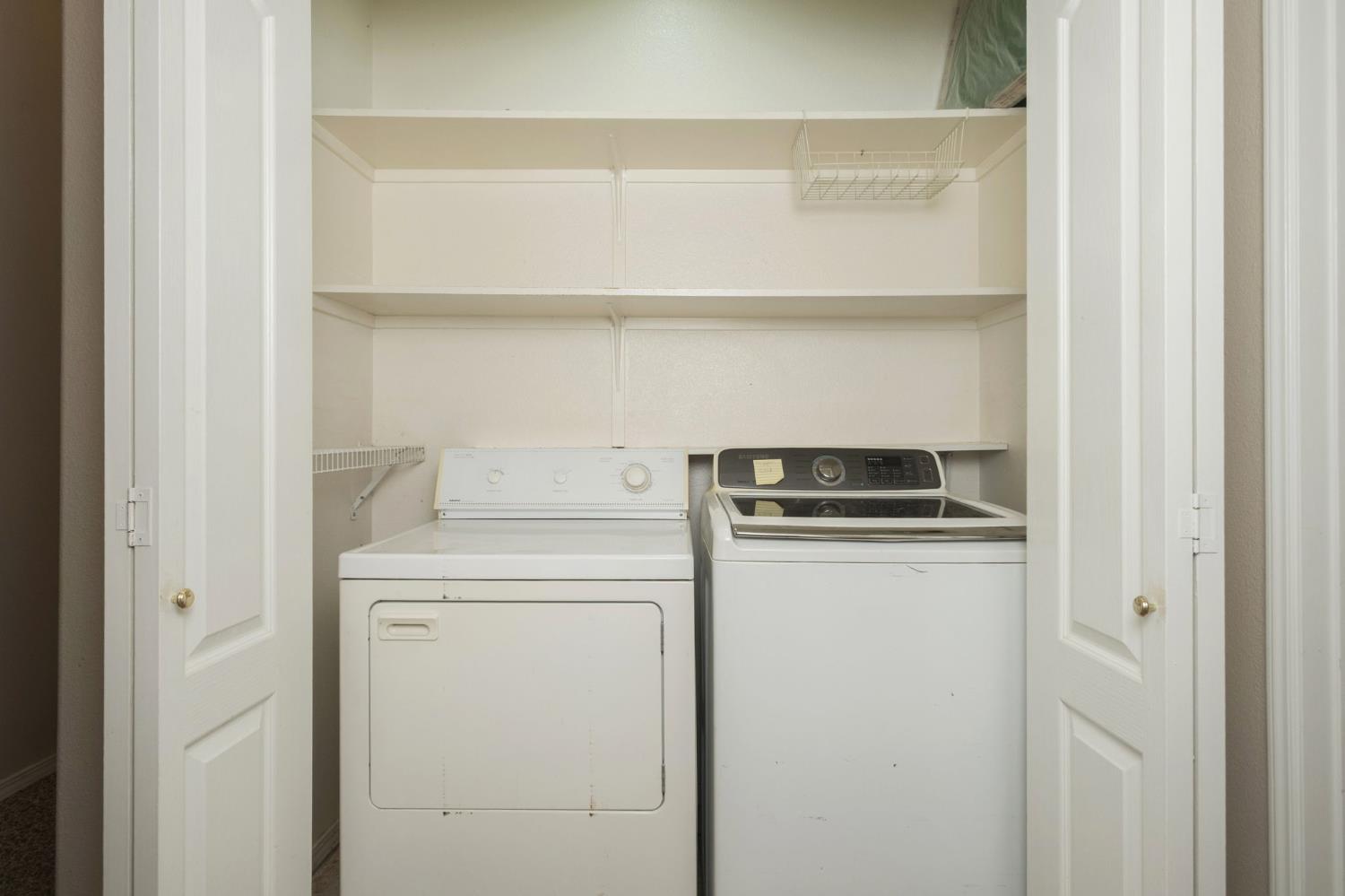 159 W Lindquist St, Kingsburg, CA 93631