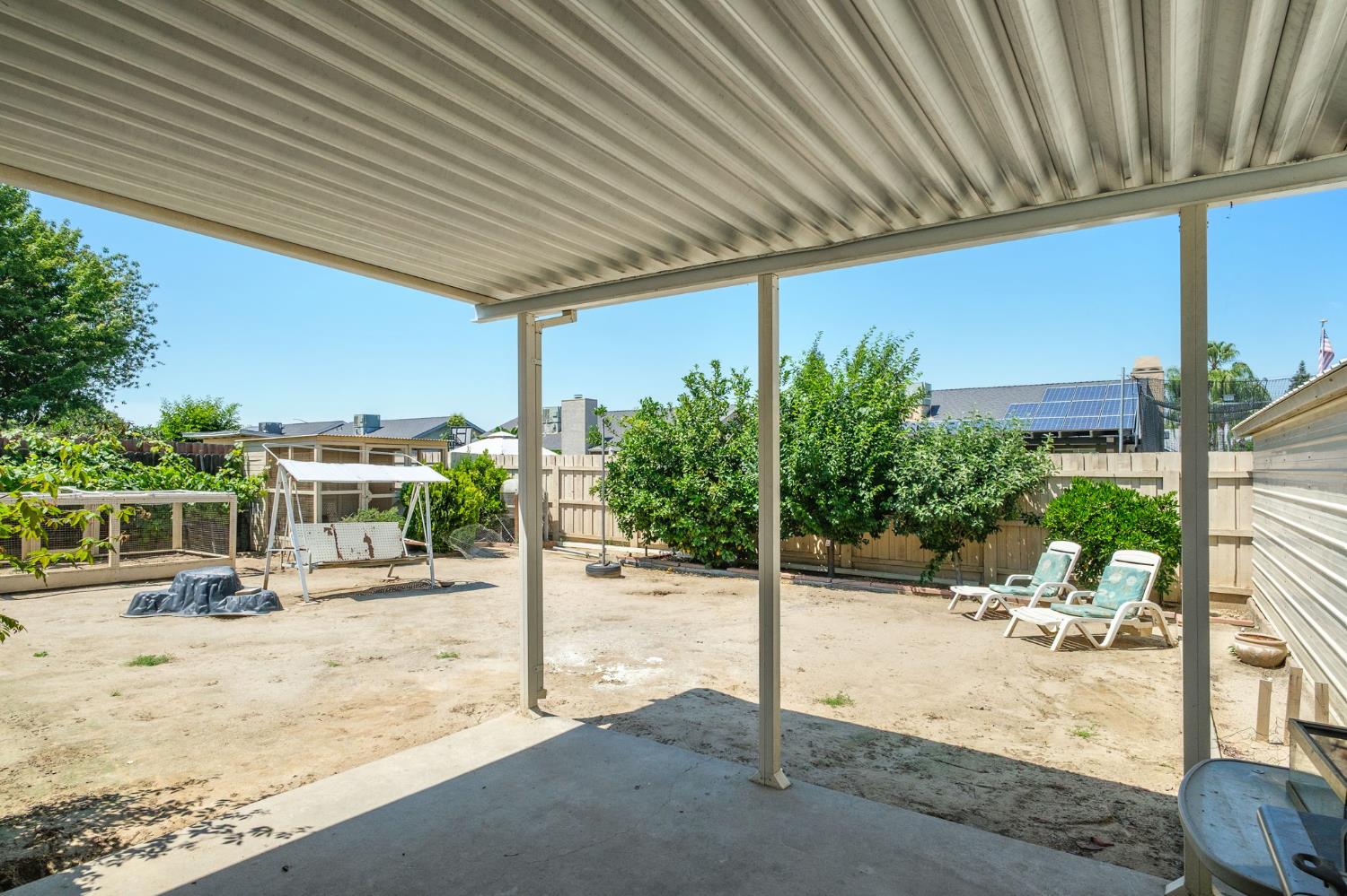 159 W Lindquist St, Kingsburg, CA 93631