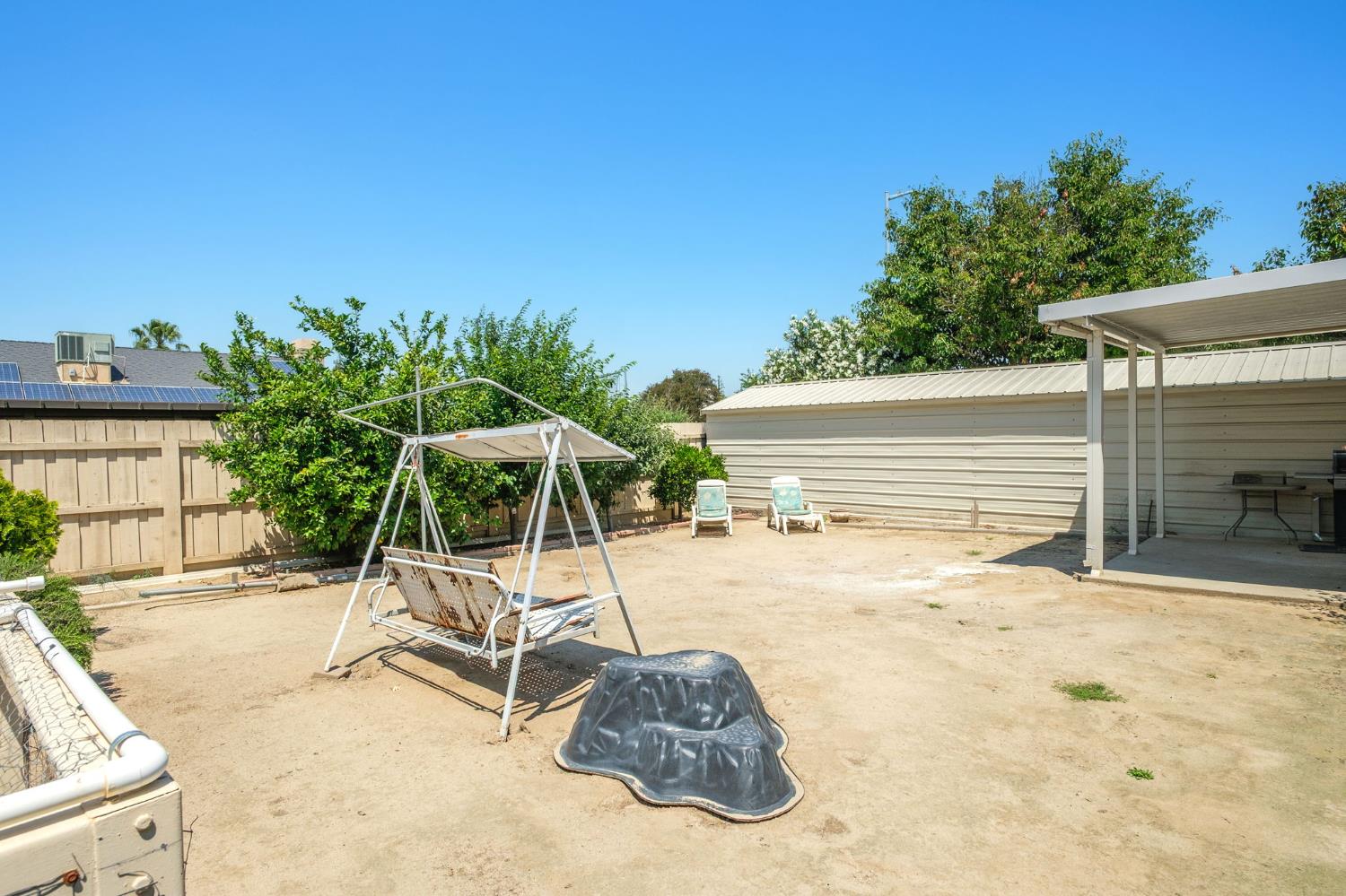 159 W Lindquist St, Kingsburg, CA 93631