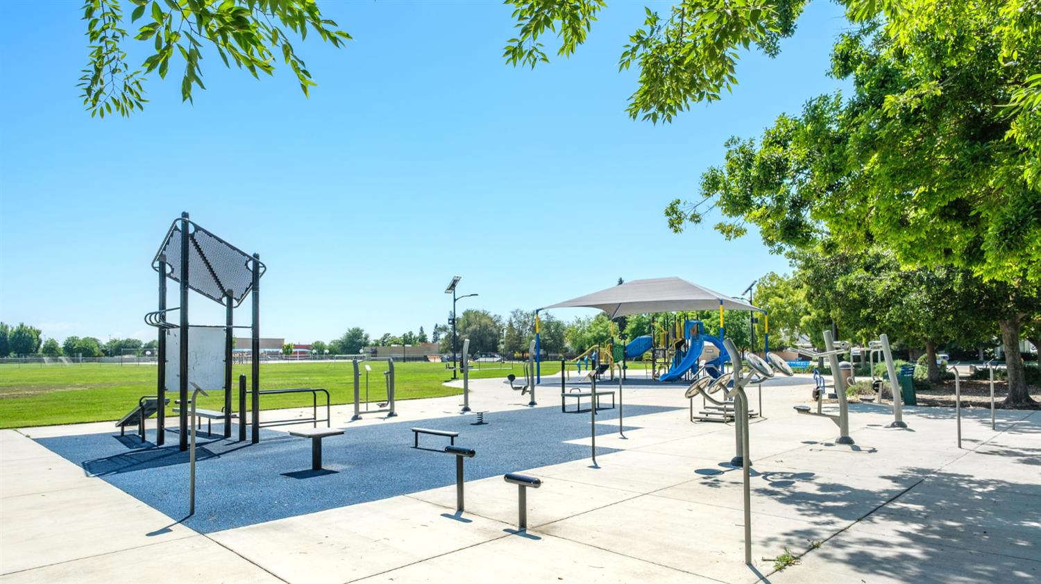159 W Lindquist St, Kingsburg, CA 93631