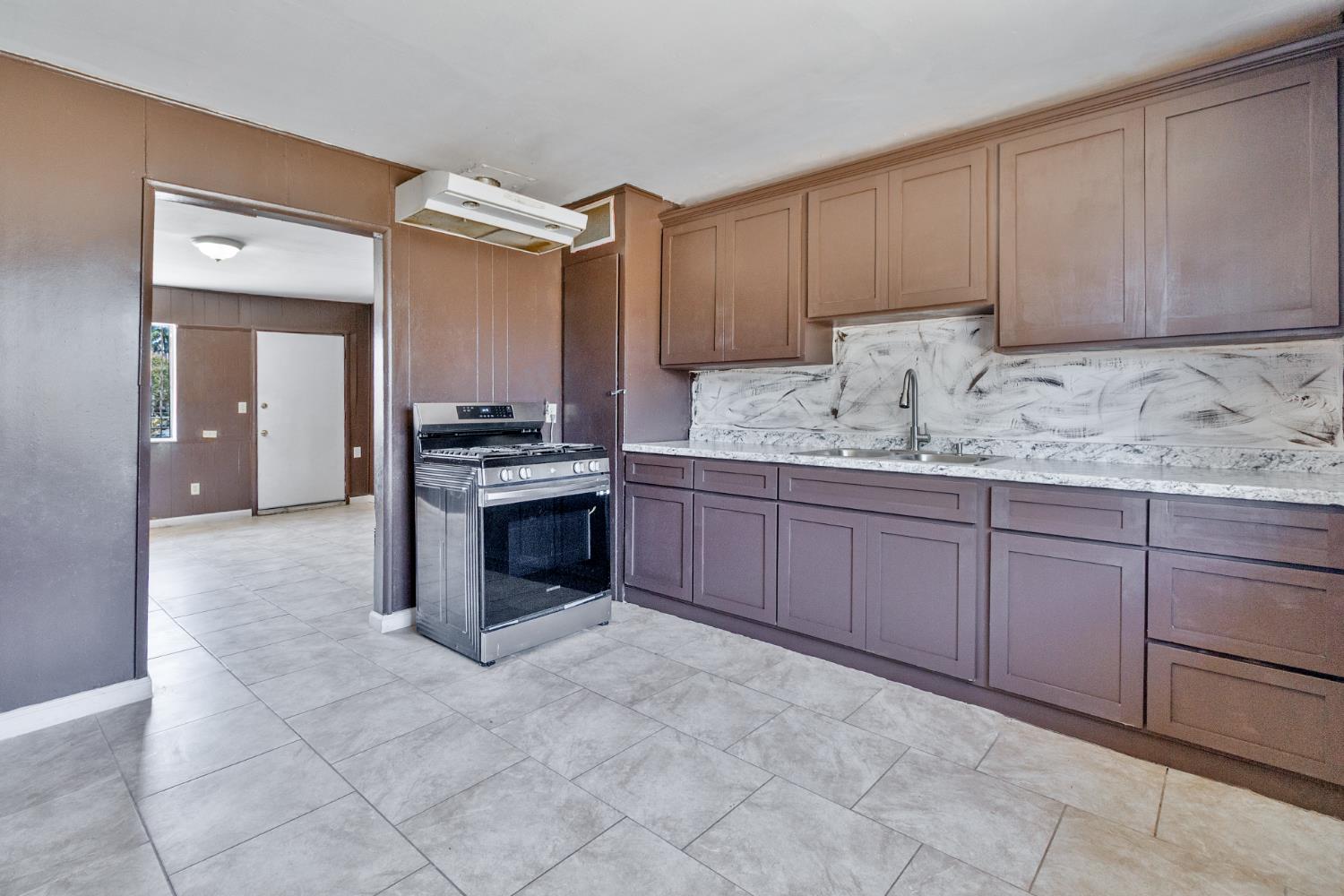 33112 W El Progresso Ave, Cantua Creek, CA 93608