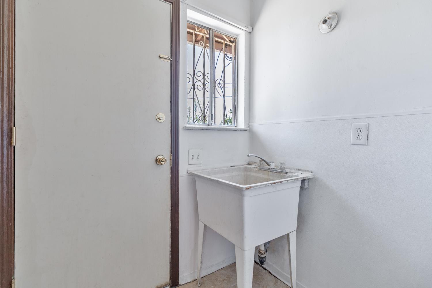 33112 W El Progresso Ave, Cantua Creek, CA 93608