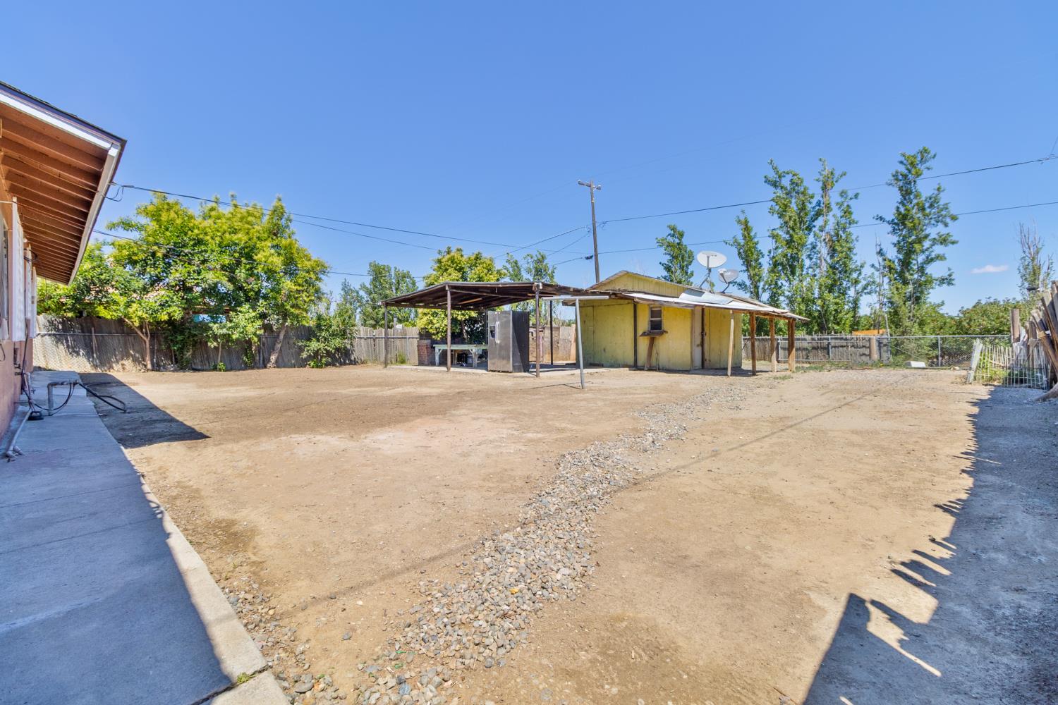33112 W El Progresso Ave, Cantua Creek, CA 93608