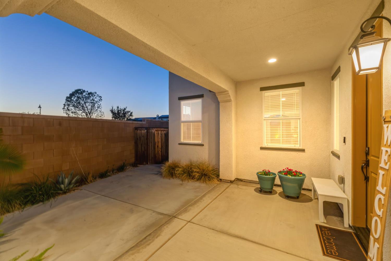 915 Vineyard Ct, Madera, CA 93636
