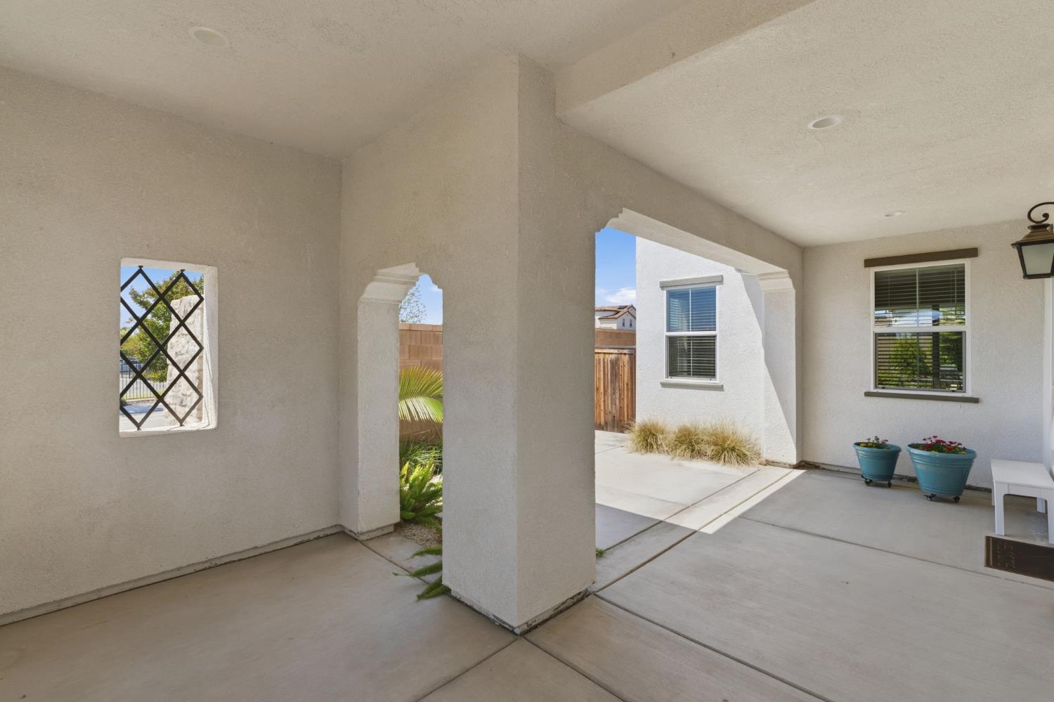 915 Vineyard Ct, Madera, CA 93636