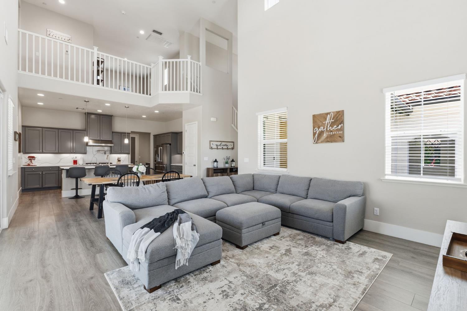 915 Vineyard Ct, Madera, CA 93636
