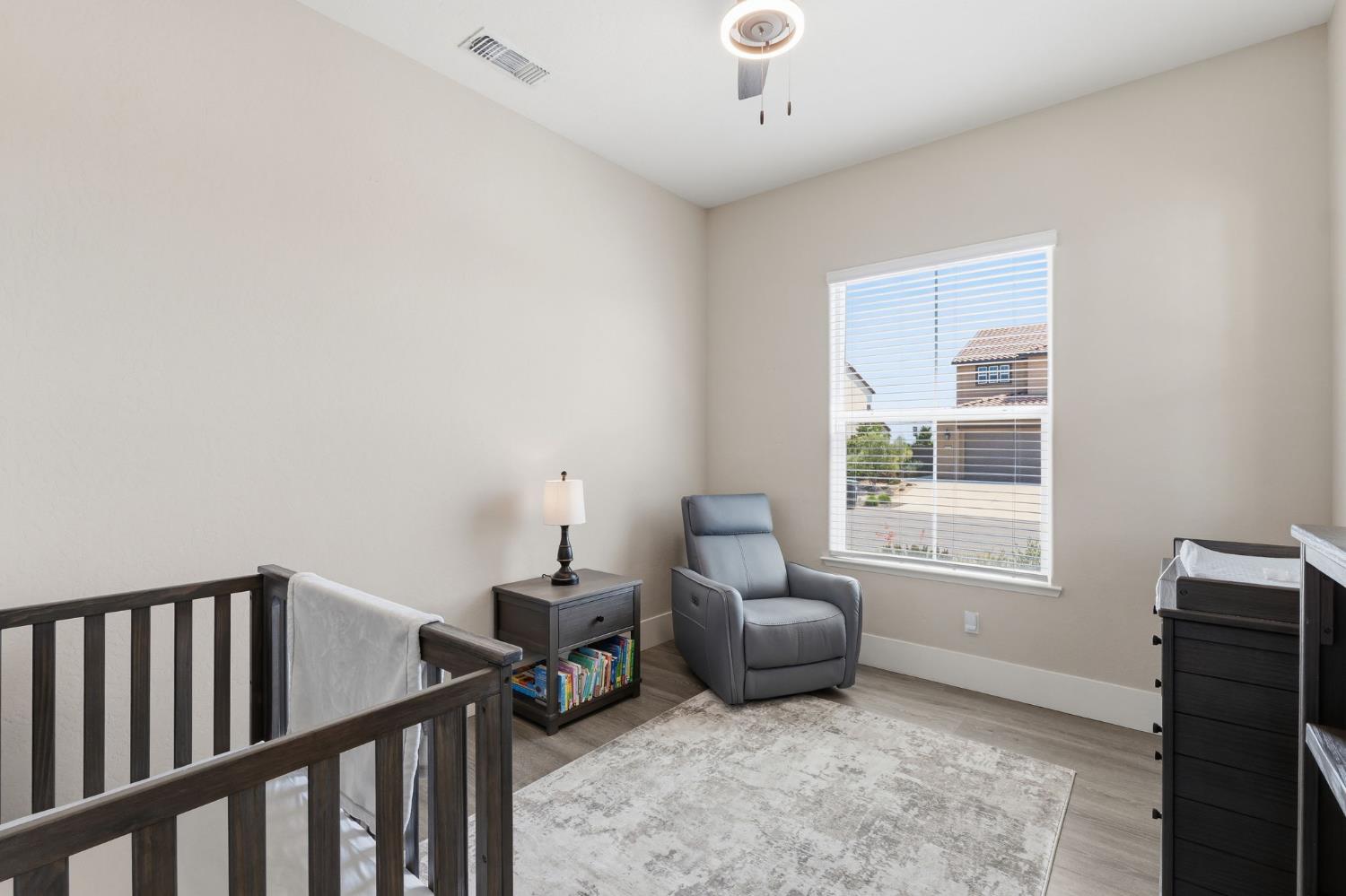 915 Vineyard Ct, Madera, CA 93636