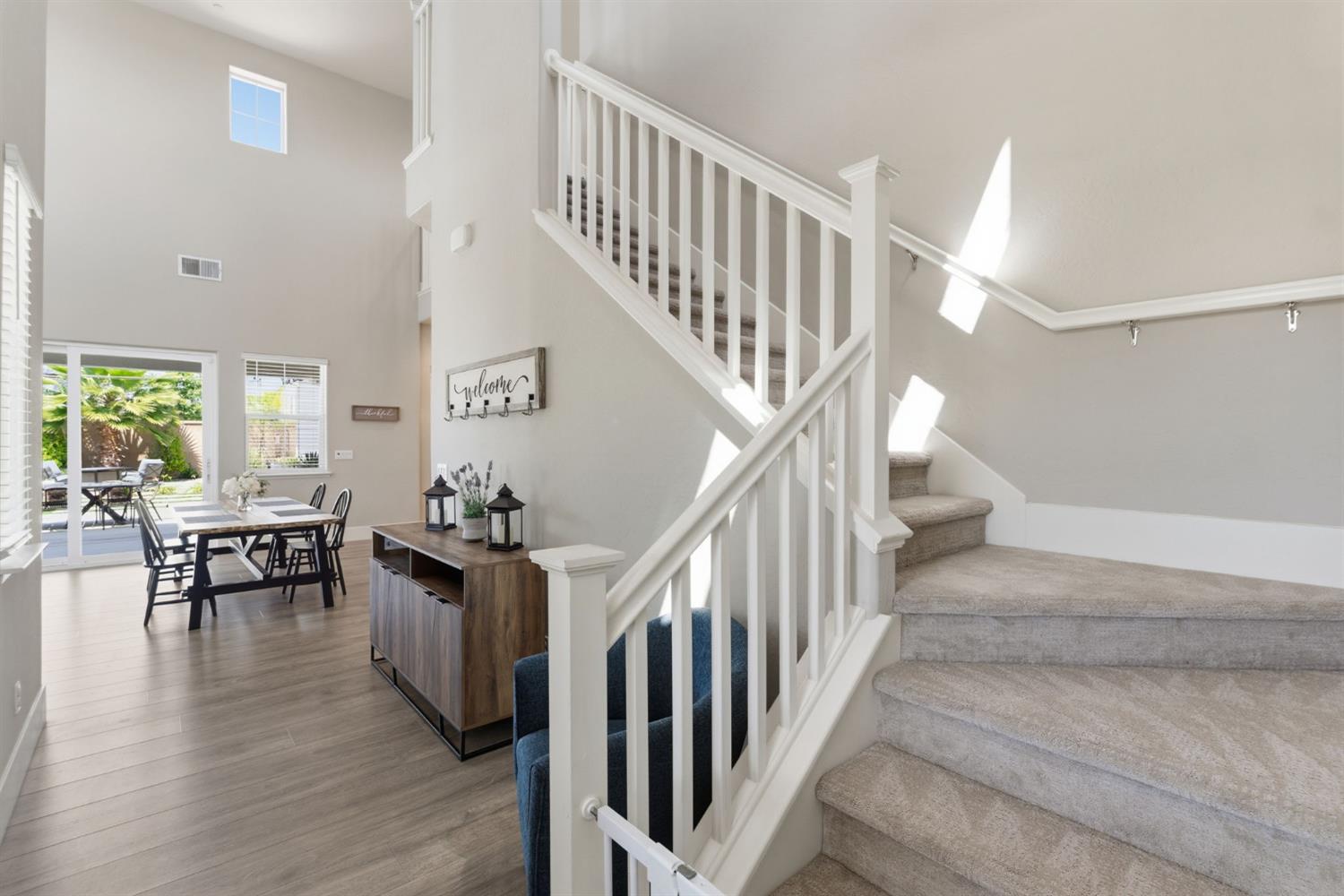 915 Vineyard Ct, Madera, CA 93636
