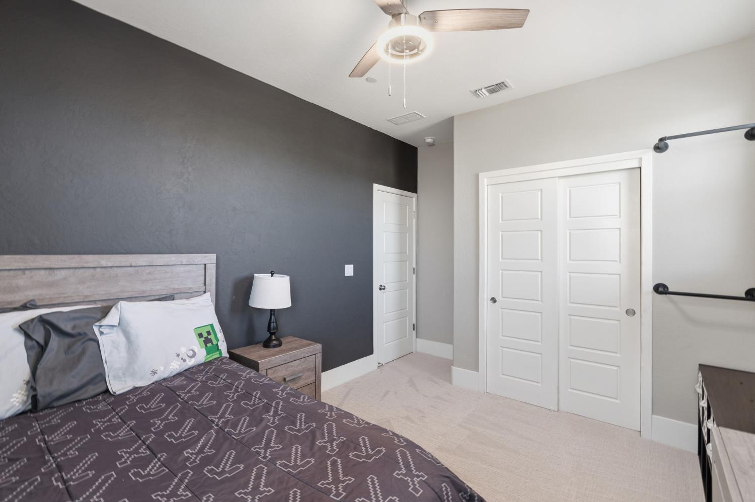 915 Vineyard Ct, Madera, CA 93636