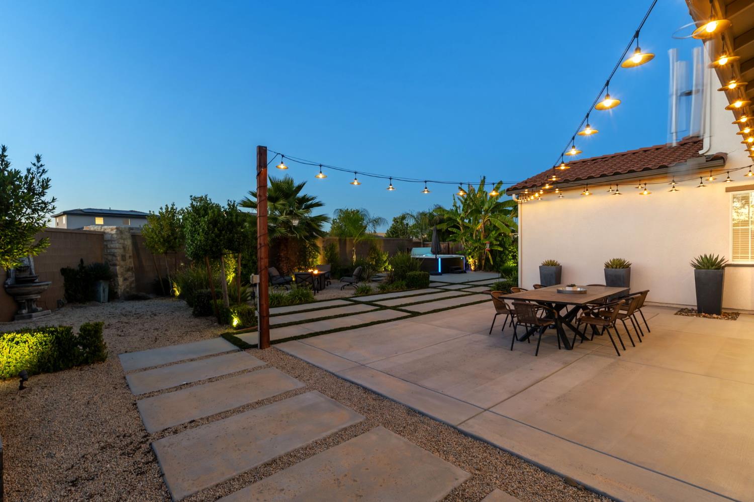915 Vineyard Ct, Madera, CA 93636