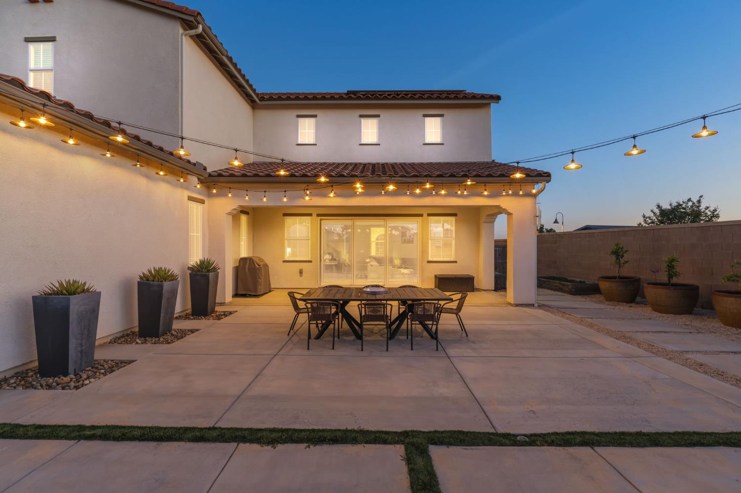 915 Vineyard Ct, Madera, CA 93636