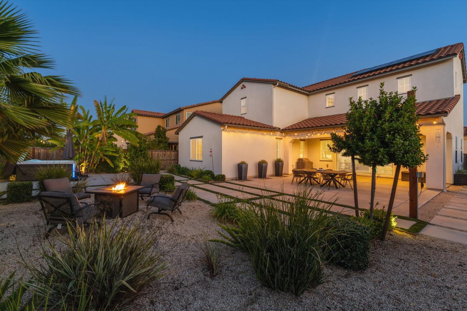 915 Vineyard Ct, Madera, CA 93636