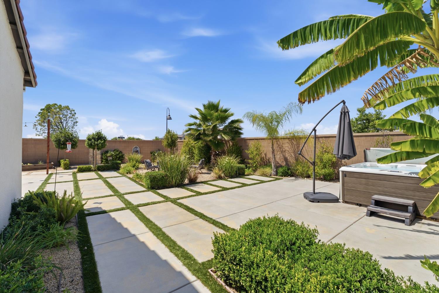 915 Vineyard Ct, Madera, CA 93636