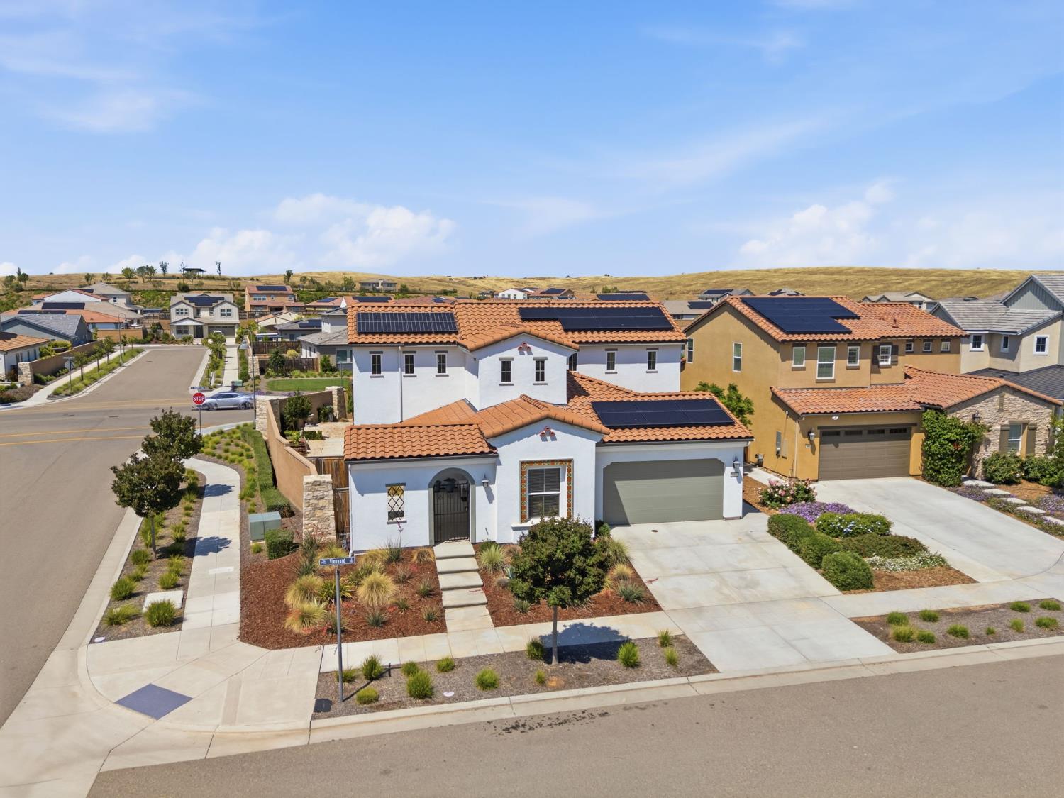 915 Vineyard Ct, Madera, CA 93636