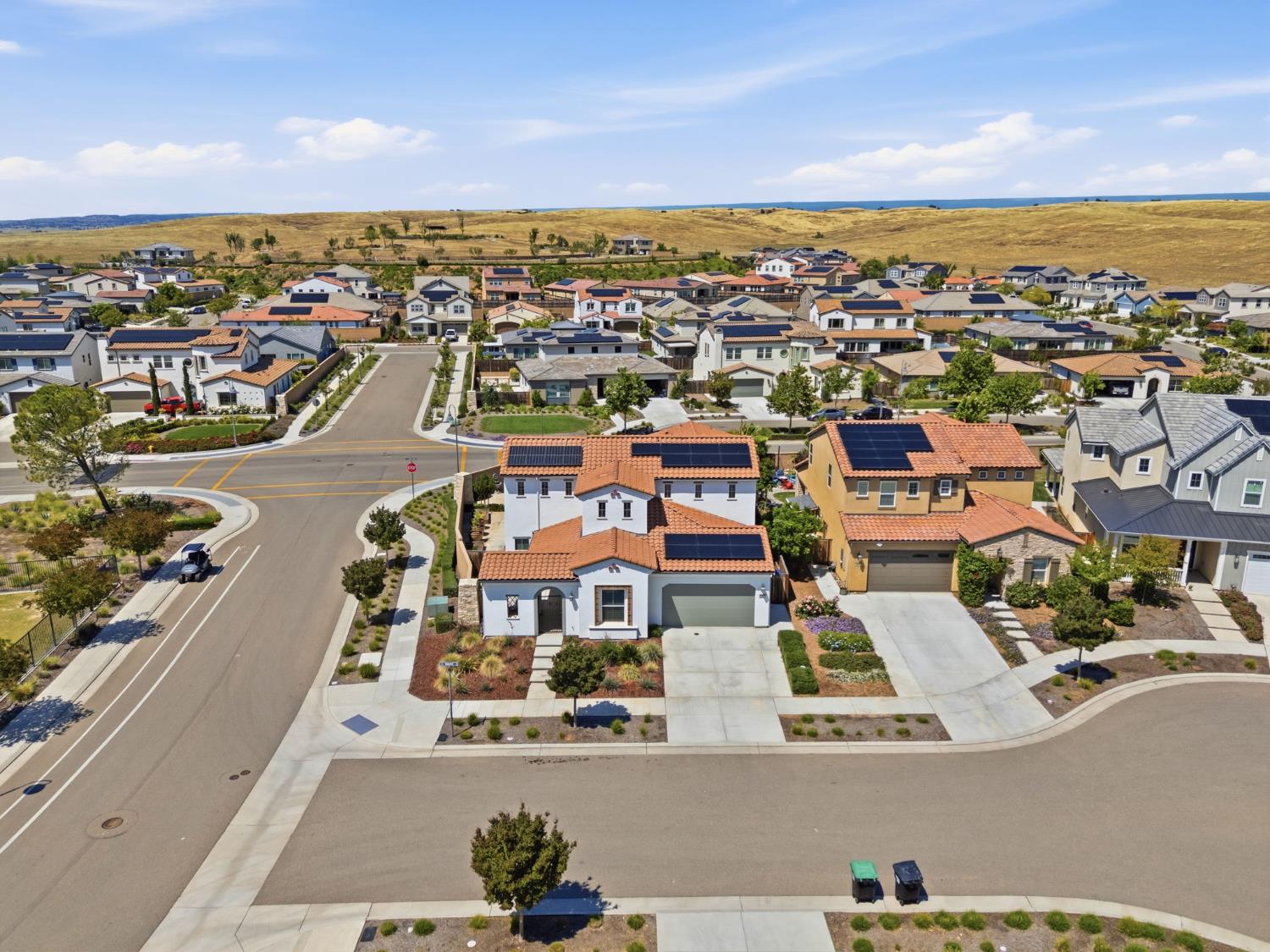 915 Vineyard Ct, Madera, CA 93636