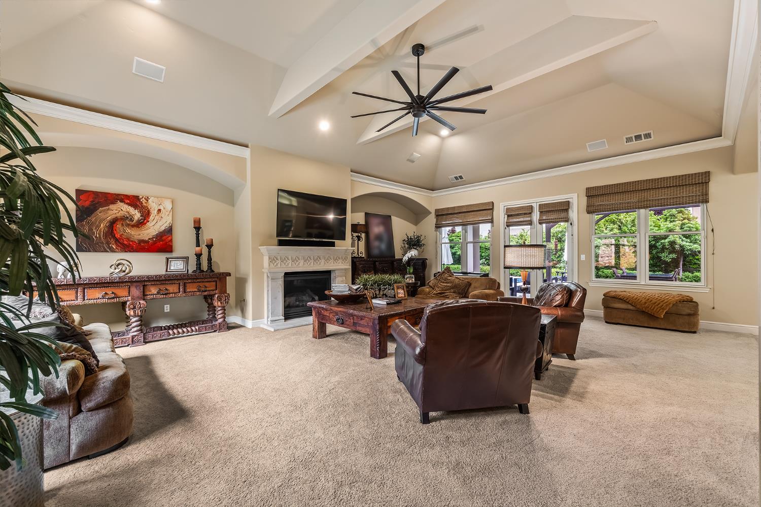 2435 E Tennyson Pl, Fresno, CA 93730