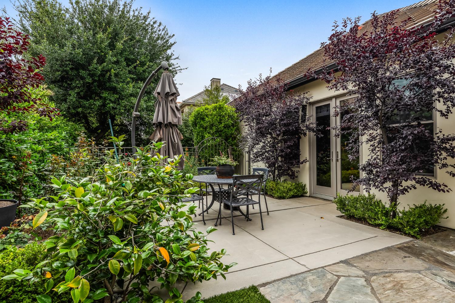 2435 E Tennyson Pl, Fresno, CA 93730