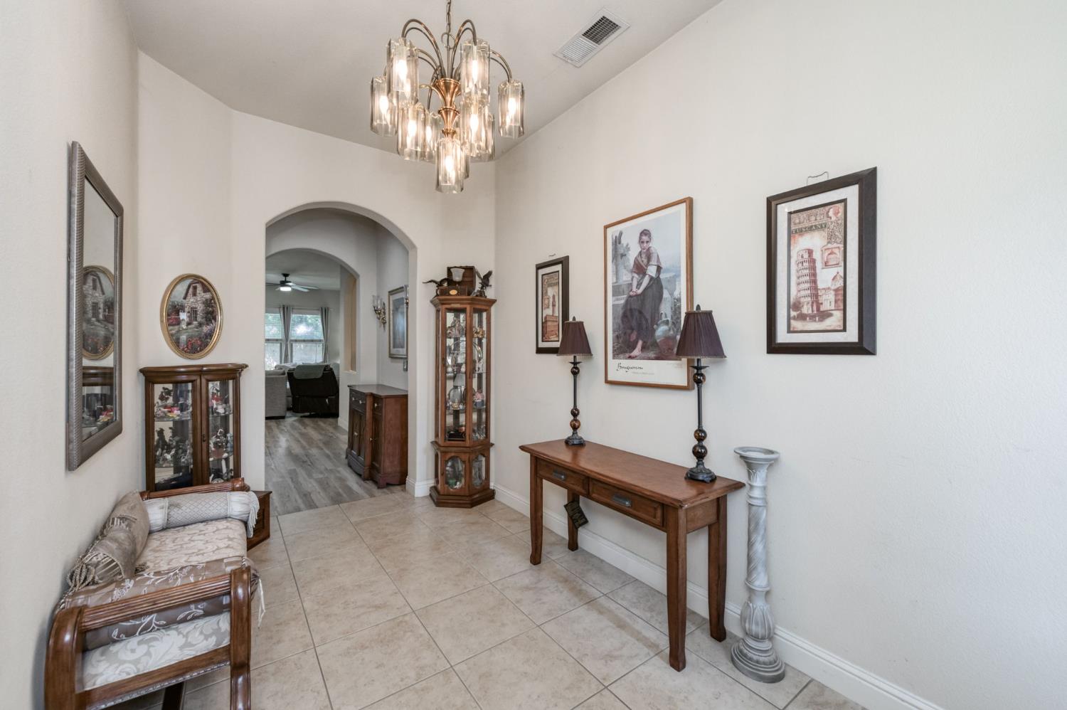 5981 E Via Manzi Dr, Fresno, CA 93727