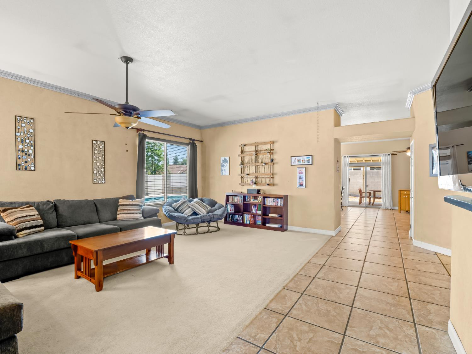 1676 Riverglen Way, Coalinga, CA 93210