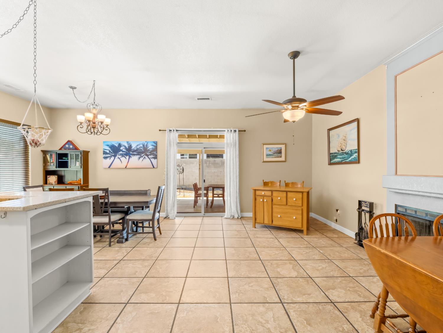 1676 Riverglen Way, Coalinga, CA 93210