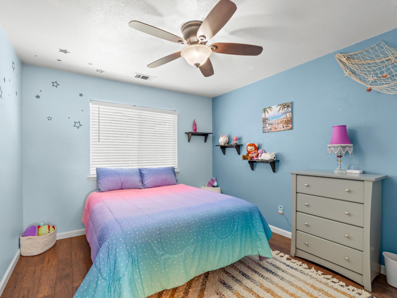 1676 Riverglen Way, Coalinga, CA 93210