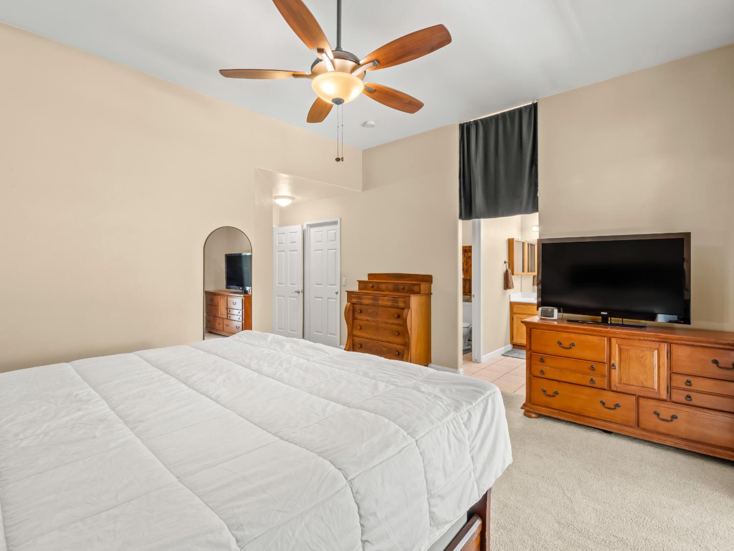 1676 Riverglen Way, Coalinga, CA 93210