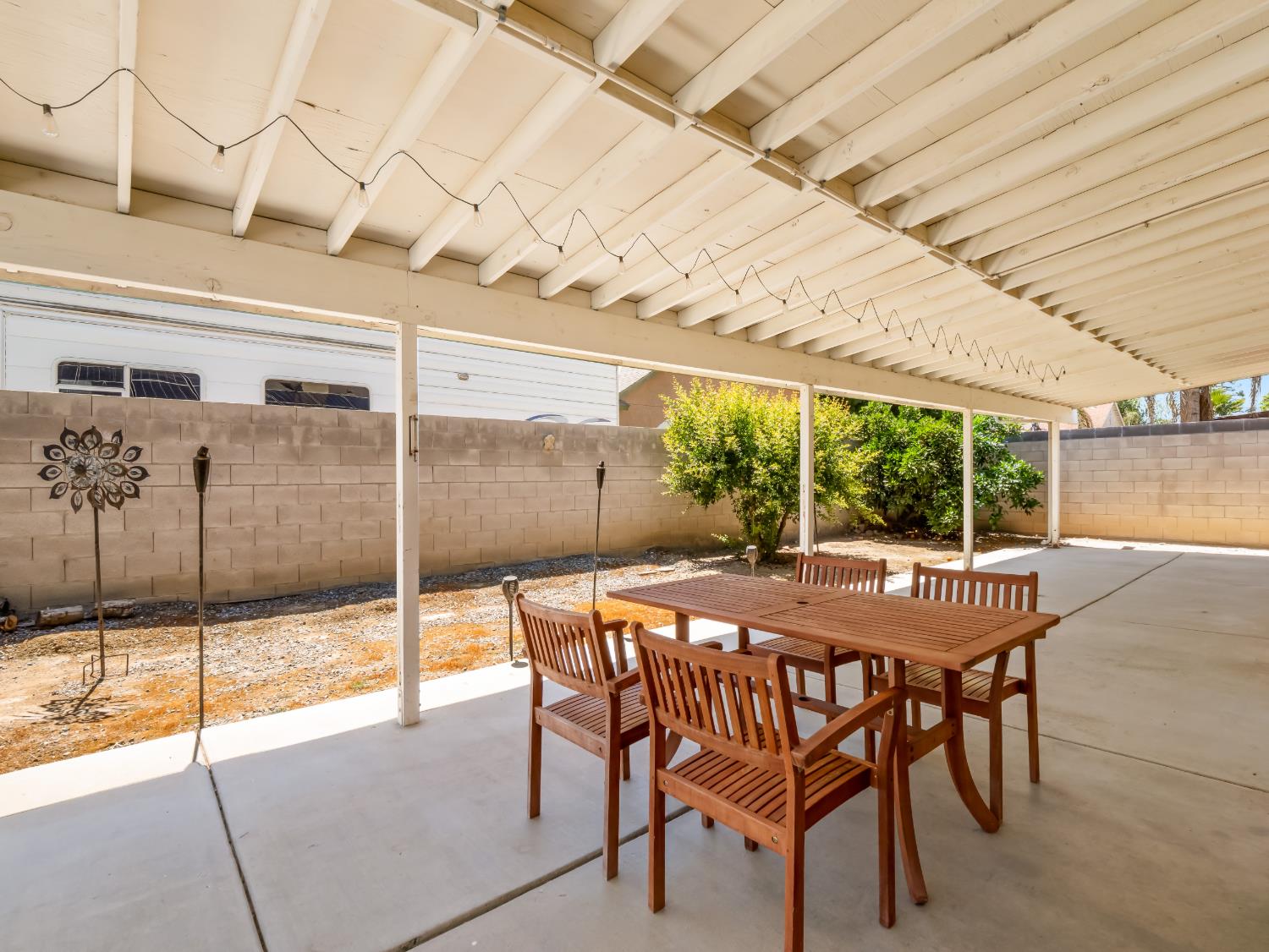 1676 Riverglen Way, Coalinga, CA 93210