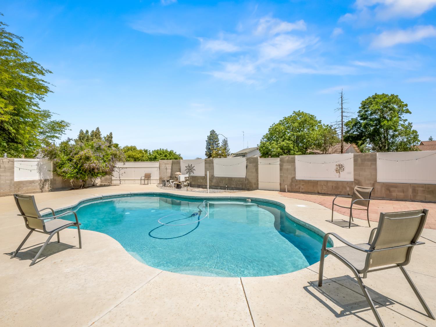 1676 Riverglen Way, Coalinga, CA 93210