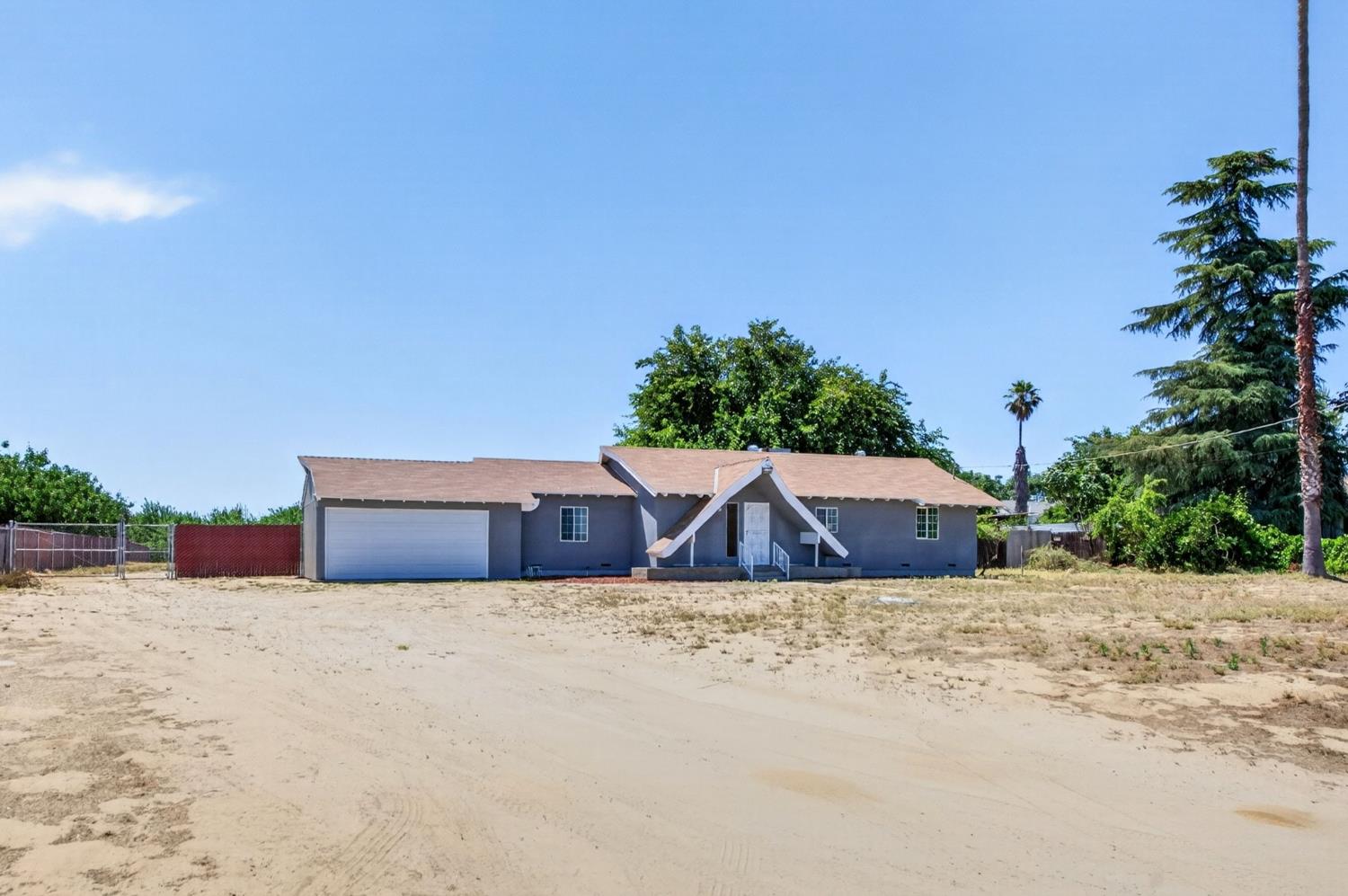 8233 S Elm Ave, Fresno, CA 93706
