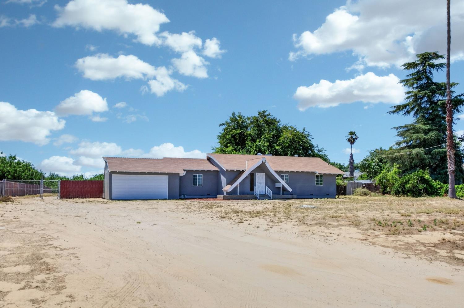8233 S Elm Ave, Fresno, CA 93706